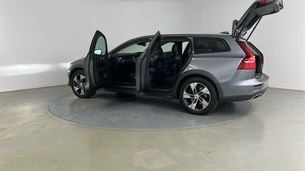 Used Volvo V60 2019 for sale - 76312311: Photo 37