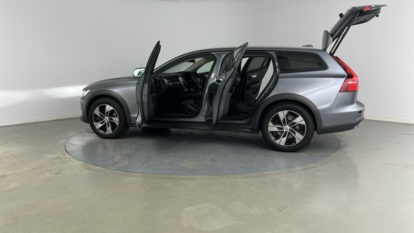 Used Volvo V60 2019 for sale - 76312311: Photo 38