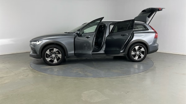 Used Volvo V60 2019 for sale - 76312311: Photo 40