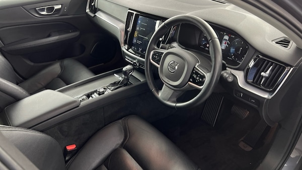 Used Volvo V60 2019 for sale - 76312311: Photo 4