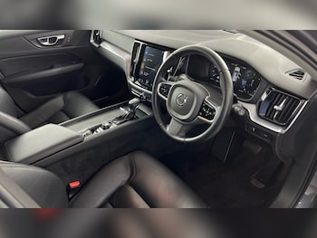 Used Volvo V60 2019 for sale - 76312311: Photo