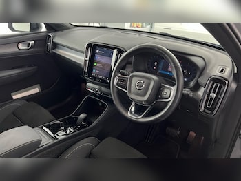 Used Volvo XC40 2025 for sale - 77818984: Photo