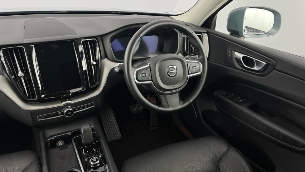 Used Volvo XC60 2023 for sale - 77224965: Photo 8