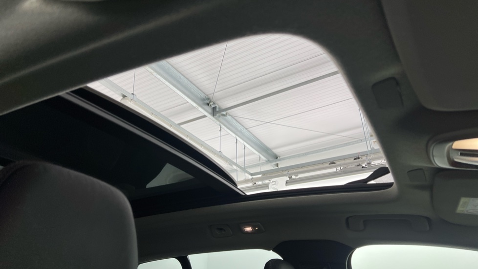 Used Volvo XC40 2023 for sale - 76984168: Photo 15