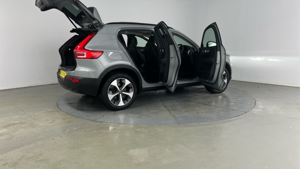 Used Volvo XC40 2023 for sale - 76984168: Photo 29