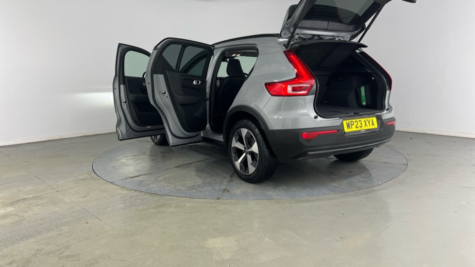 Used Volvo XC40 2023 for sale - 76984168: Photo 35