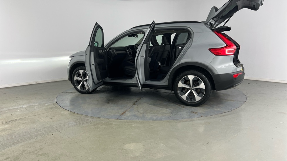 Used Volvo XC40 2023 for sale - 76984168: Photo 37