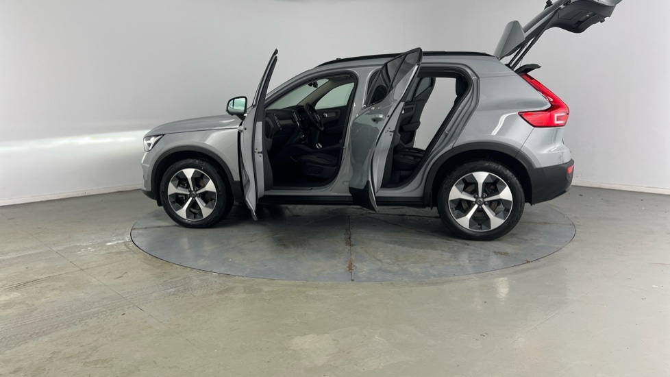 Used Volvo XC40 2023 for sale - 76984168: Photo 38