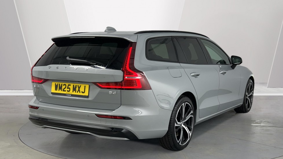 Used Volvo V60 2025 for sale - 77205574: Photo 2