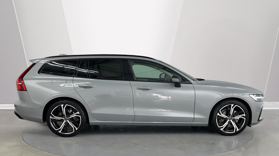 Used Volvo V60 2025 for sale - 77205574: Photo 3