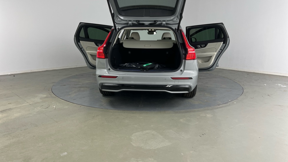 Used Volvo V60 2025 for sale - 77205574: Photo 32