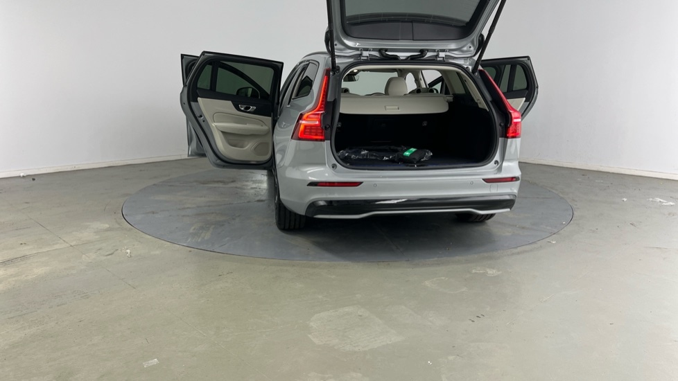 Used Volvo V60 2025 for sale - 77205574: Photo 33