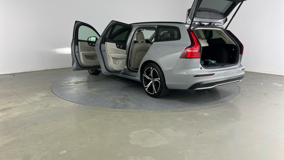 Used Volvo V60 2025 for sale - 77205574: Photo 35