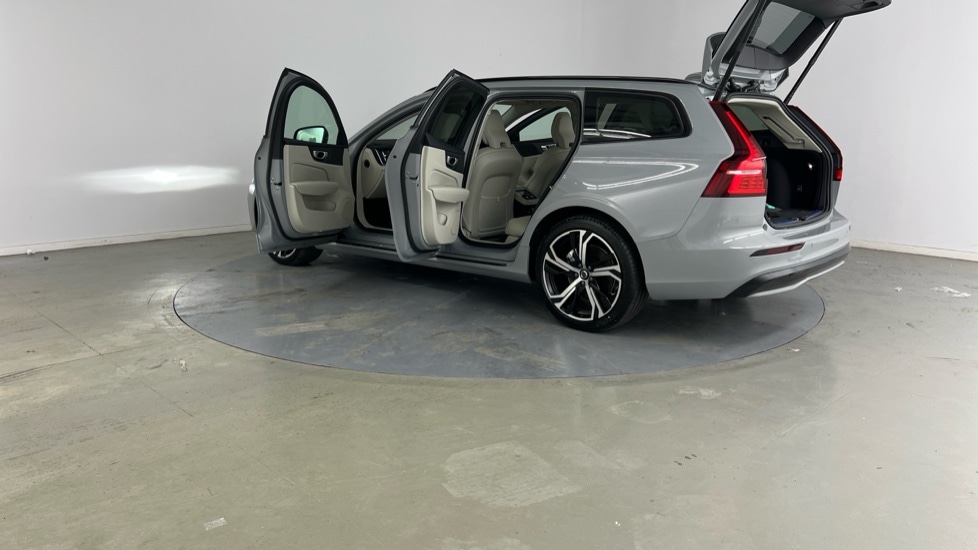 Used Volvo V60 2025 for sale - 77205574: Photo 36