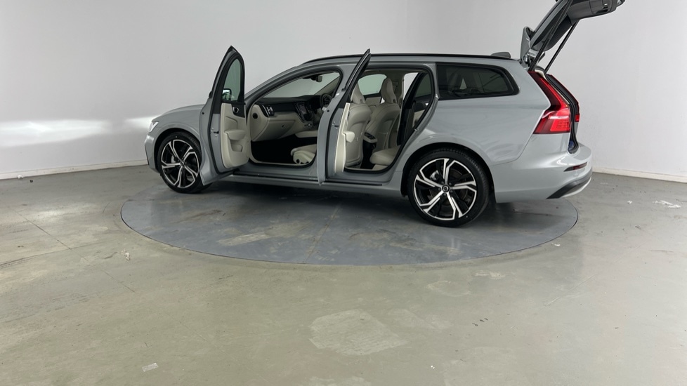 Used Volvo V60 2025 for sale - 77205574: Photo 37