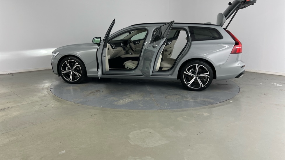 Used Volvo V60 2025 for sale - 77205574: Photo 38