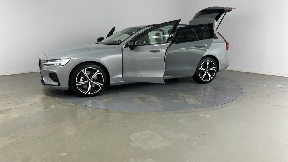 Used Volvo V60 2025 for sale - 77205574: Photo 41