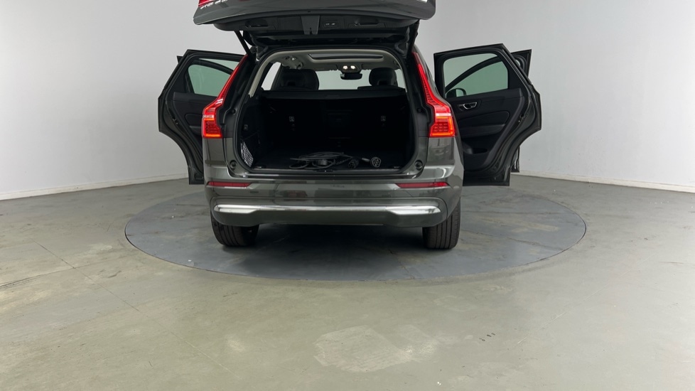 Used Volvo XC60 2021 for sale - 77035829: Photo 32