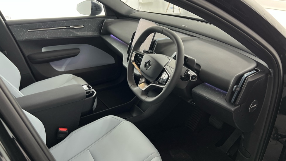 Used Volvo EX30 2025 for sale - 75952353: Photo 4