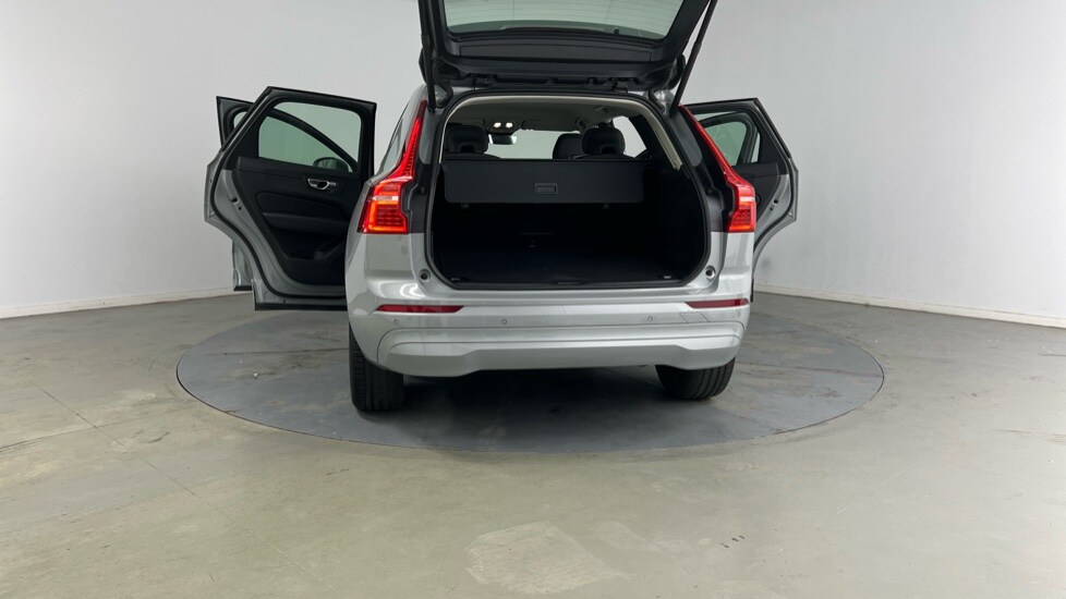 Used Volvo XC60 2023 for sale - 76104169: Photo 31