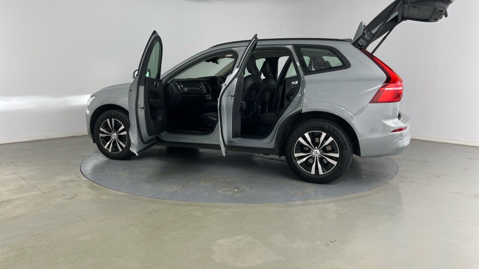 Used Volvo XC60 2023 for sale - 76104169: Photo 35