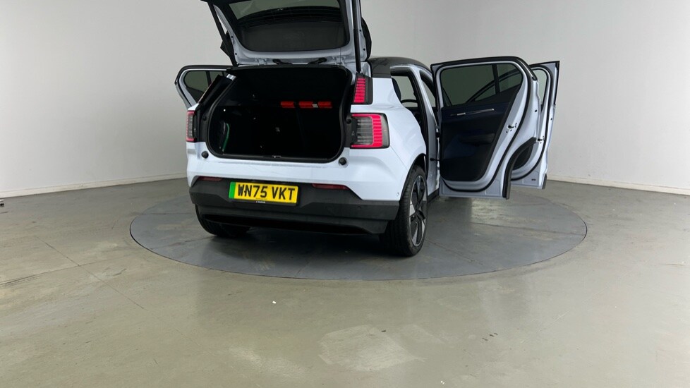 Used Volvo EX30 2025 for sale - 75952392: Photo 31