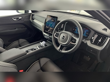 Used Volvo XC60 2025 for sale - 77762771: Photo