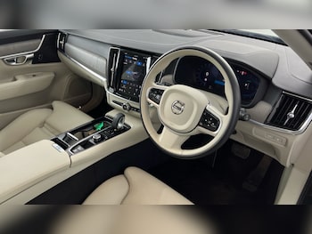 Used Volvo V90 2025 for sale - 77918006: Photo