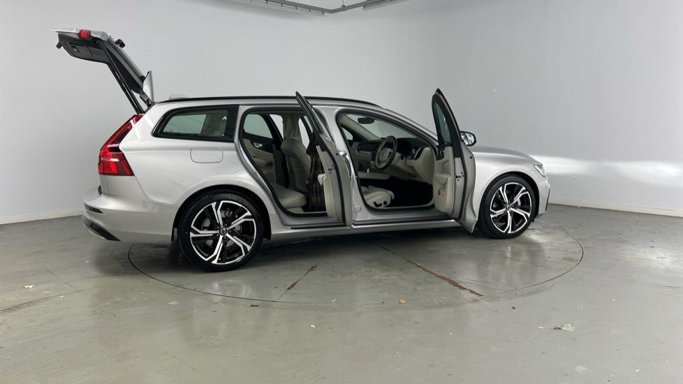 Used Volvo V60 2025 for sale - 77312284: Photo 30