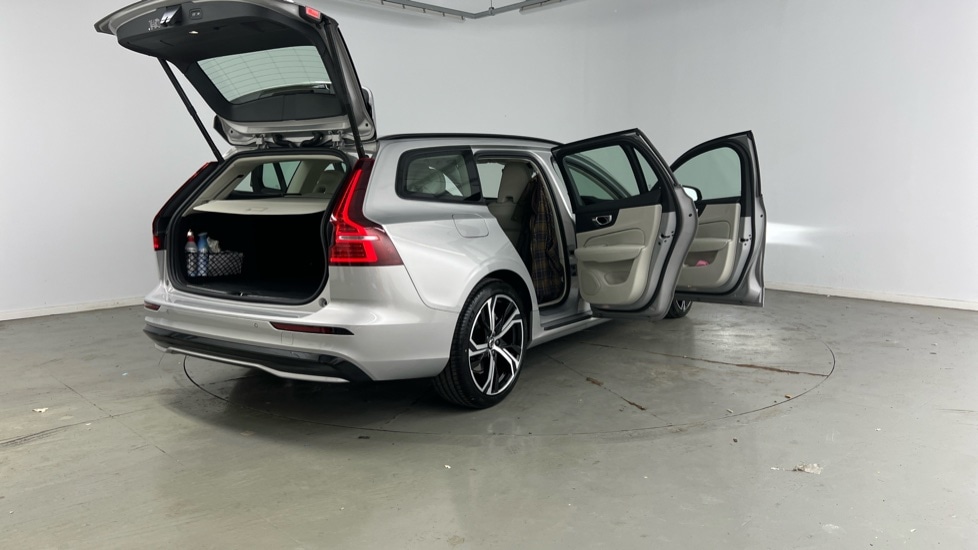 Used Volvo V60 2025 for sale - 77312284: Photo 32