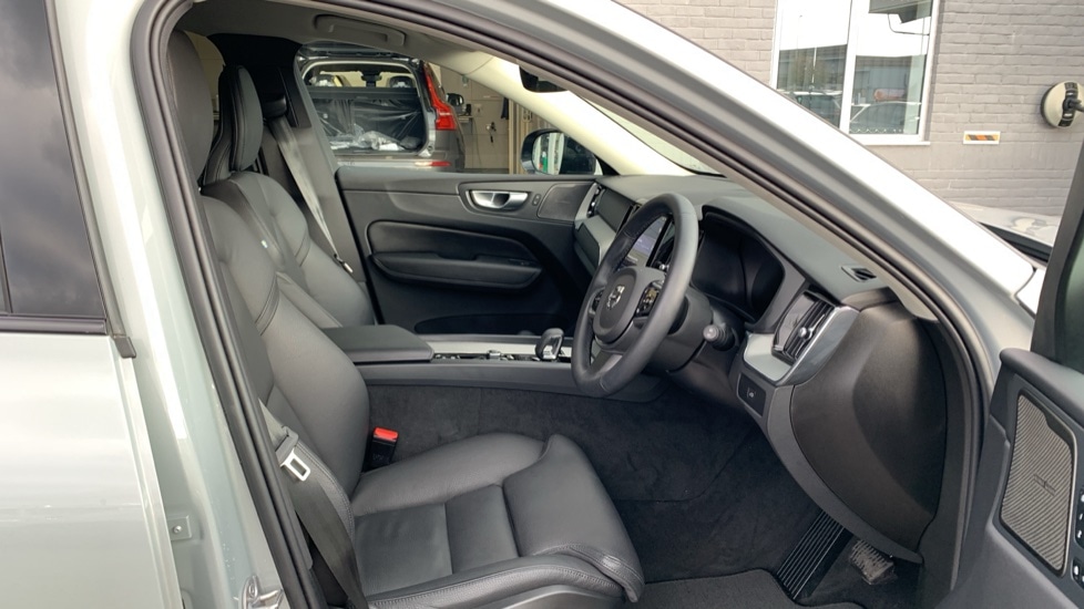 Used Volvo XC60 2024 for sale - 77848028: Photo 9