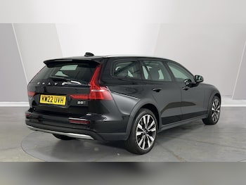 Used Volvo V60 2022 for sale - 79392665: Photo