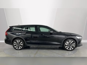 Used Volvo V60 2022 for sale - 79392665: Photo