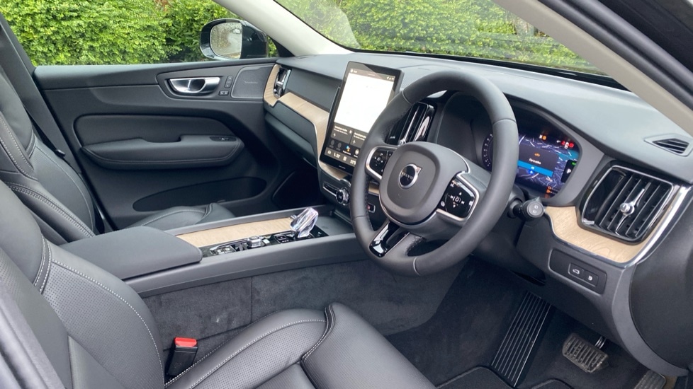 Used Volvo XC60 2025 for sale - 77239490: Photo 4