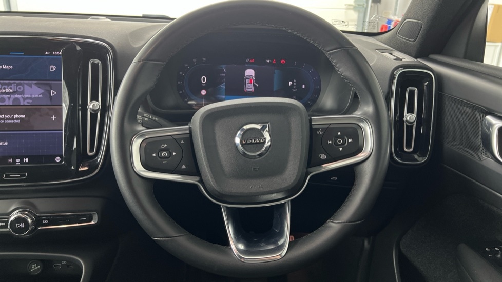 Used Volvo XC40 2023 for sale - 76023233: Photo 10