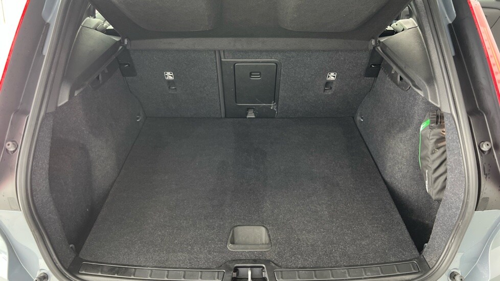 Used Volvo XC40 2023 for sale - 76023233: Photo 13