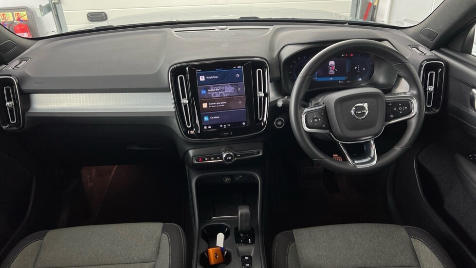 Used Volvo XC40 2023 for sale - 76023233: Photo 5