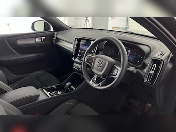 Used Volvo XC40 2024 for sale - 75441365: Photo