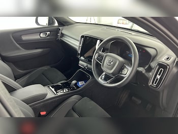 Used Volvo XC40 2025 for sale - 78767375: Photo