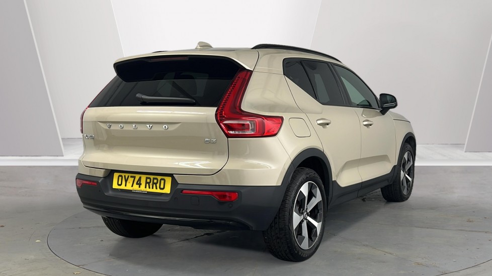 Used Volvo XC40 2024 for sale - 76552469: Photo 2
