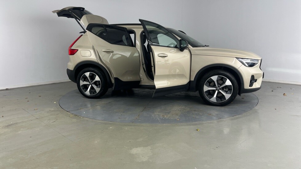 Used Volvo XC40 2024 for sale - 76552469: Photo 24