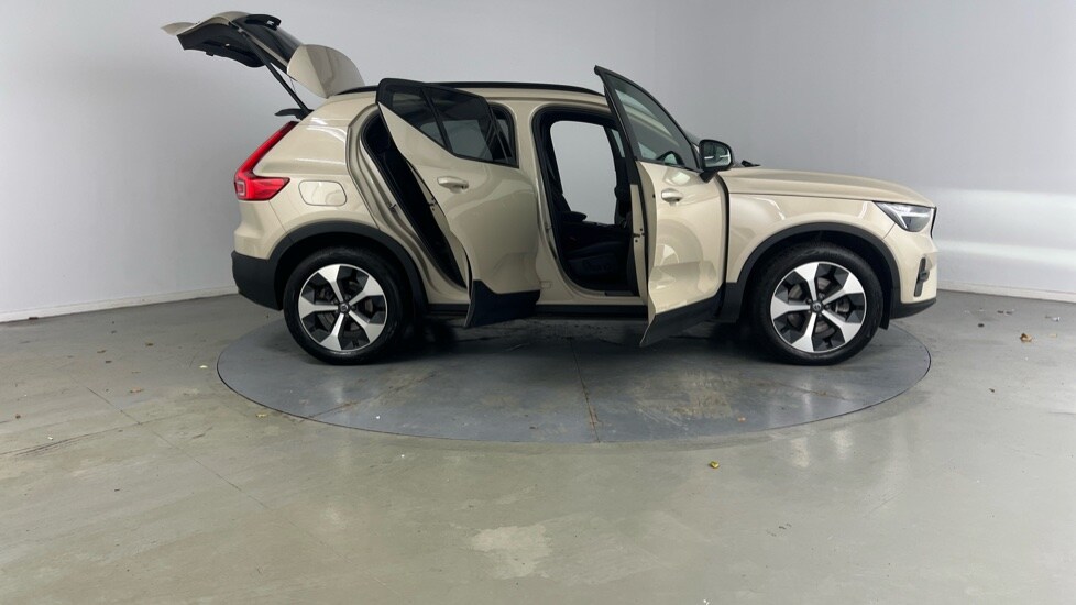 Used Volvo XC40 2024 for sale - 76552469: Photo 25