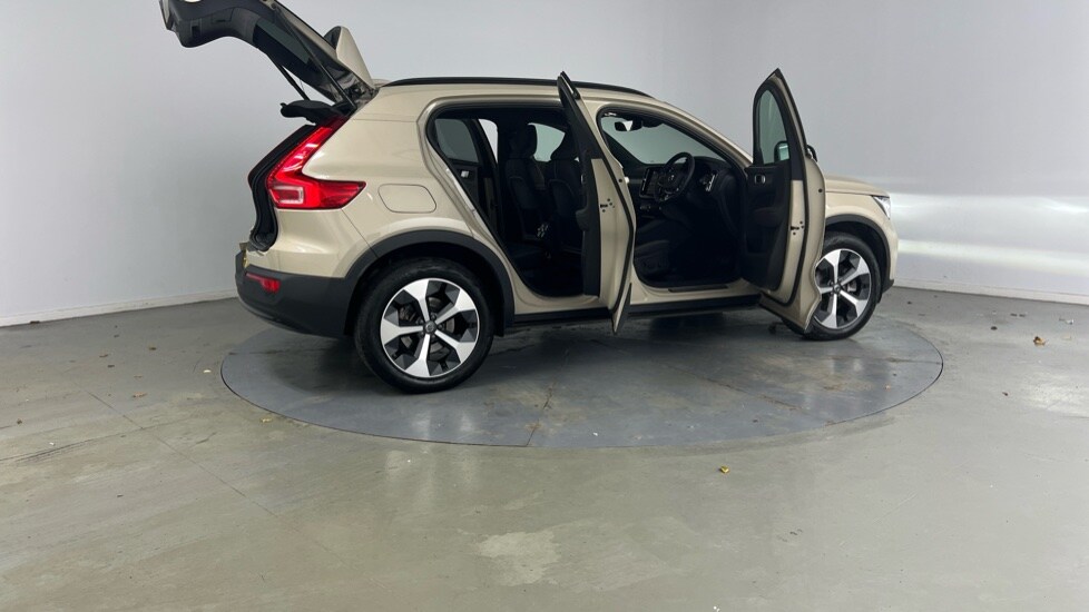 Used Volvo XC40 2024 for sale - 76552469: Photo 27