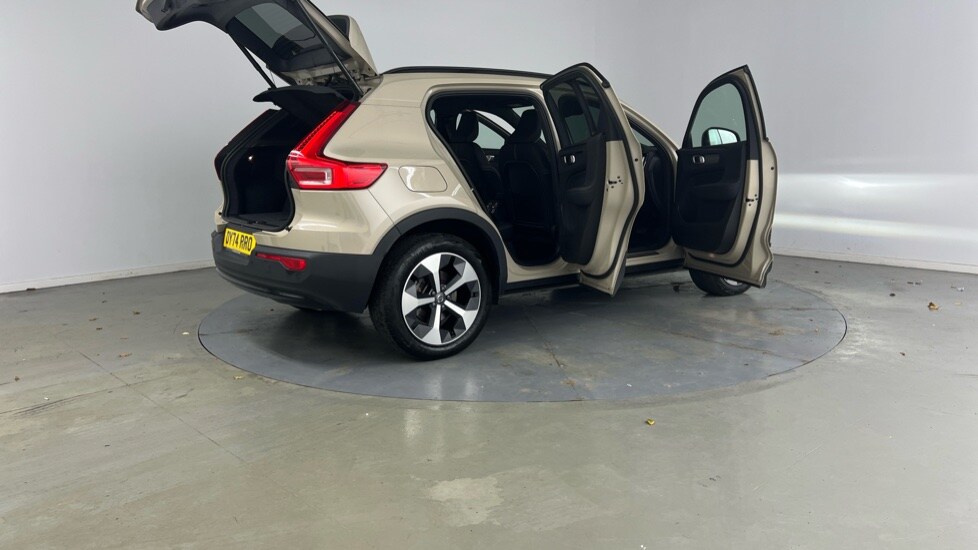 Used Volvo XC40 2024 for sale - 76552469: Photo 28