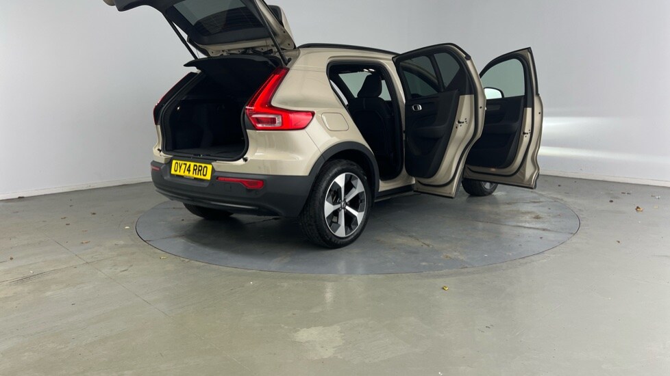 Used Volvo XC40 2024 for sale - 76552469: Photo 29