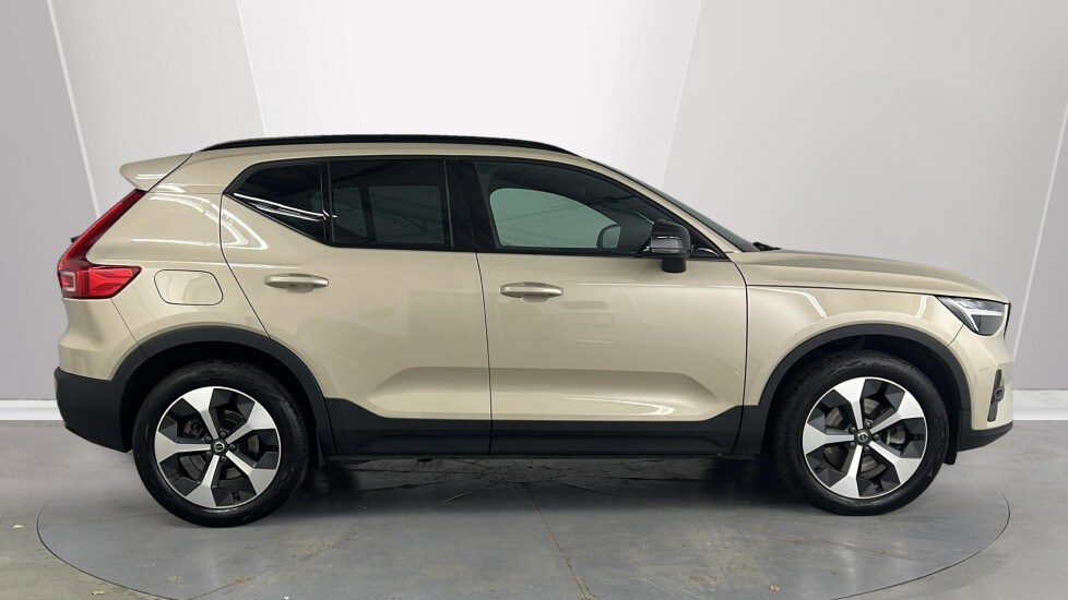 Used Volvo XC40 2024 for sale - 76552469: Photo 3