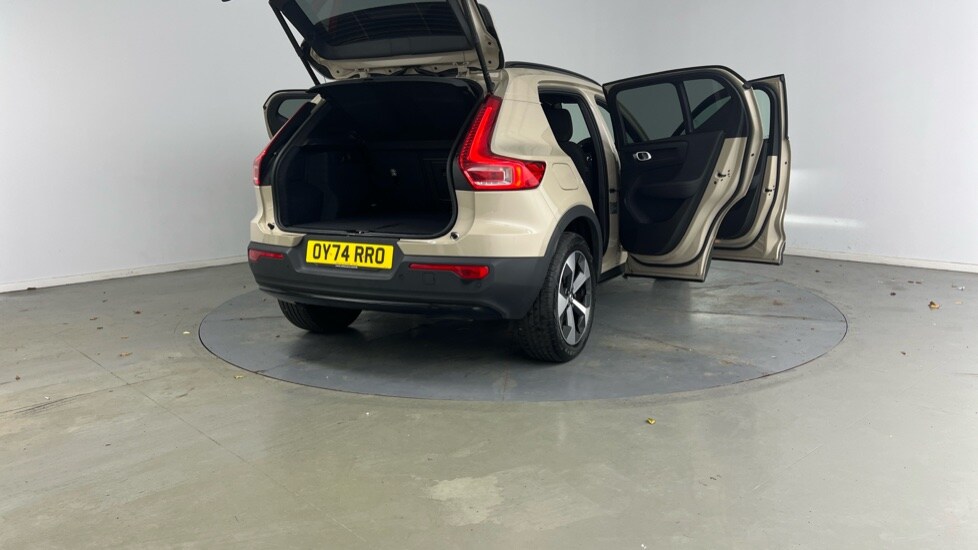 Used Volvo XC40 2024 for sale - 76552469: Photo 30