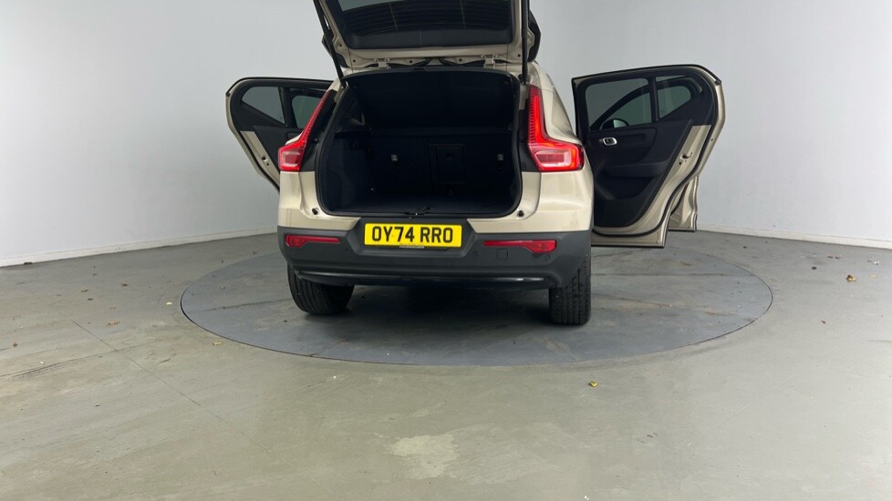 Used Volvo XC40 2024 for sale - 76552469: Photo 31