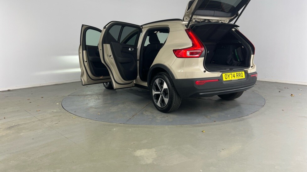 Used Volvo XC40 2024 for sale - 76552469: Photo 34