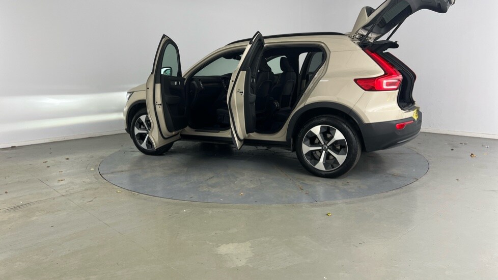 Used Volvo XC40 2024 for sale - 76552469: Photo 36